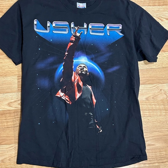 Hanes Other - USHER OMG Tour 2010-2011 Black Tshirt Size Large Great Condition!